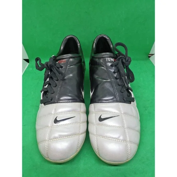Nike Total 90 Air Zoom III Cleats Silver Black Size 10.5 Boots Soccer 308231-103